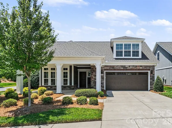 12005 Grove Crossing Dr, Huntersville, NC 28078