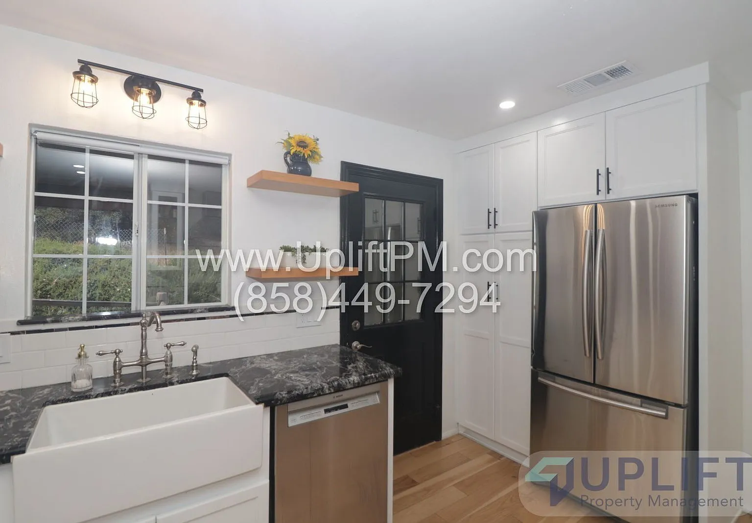 3 bed, 2.0 bath, 918 sqft, $2,900 — Photo 3