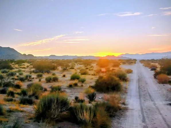 67428 Sullivan Rd, Twentynine Palms, CA 92277