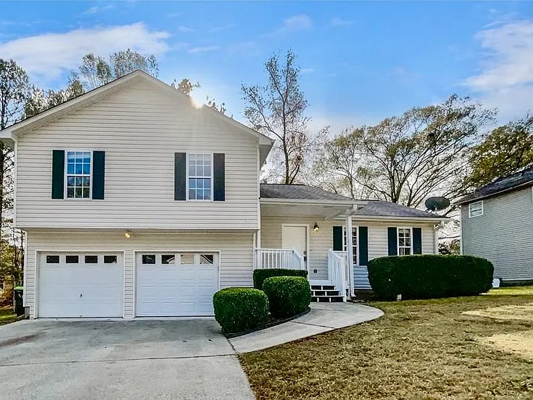 392 River Trace Dr — Photo 1