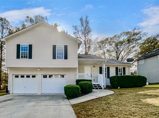 392 River Trace Dr, Villa Rica, GA 30180