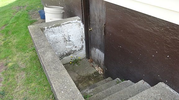 5th image of 422 Plum Ave
