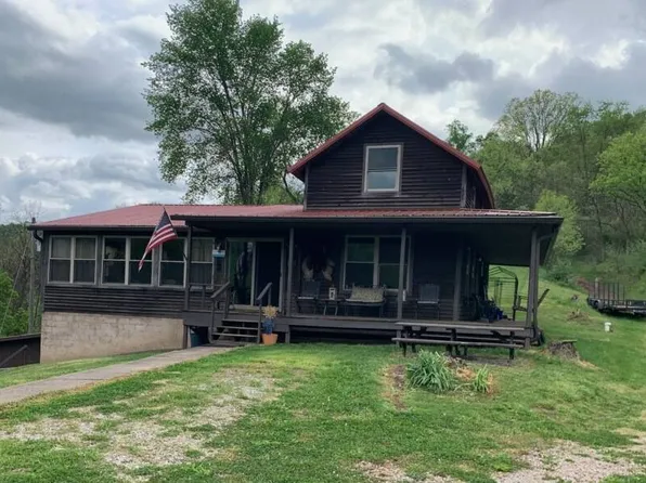 741 Beckner Ln, Petroleum, WV 26161