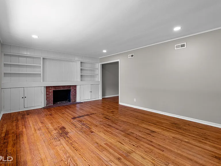 406 Monrovia St — Photo 8