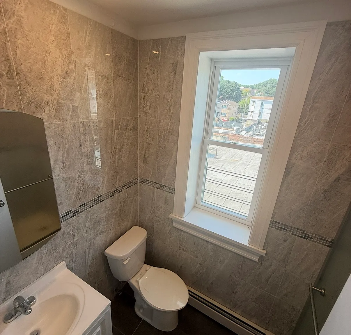 3 bed, $3,500 — Photo 3