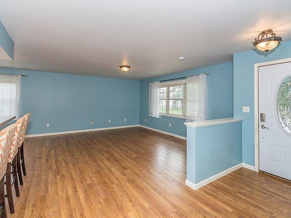3rd image of 113 12th St