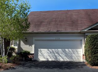 2136 Carillon Dr, Grayslake, IL 60030