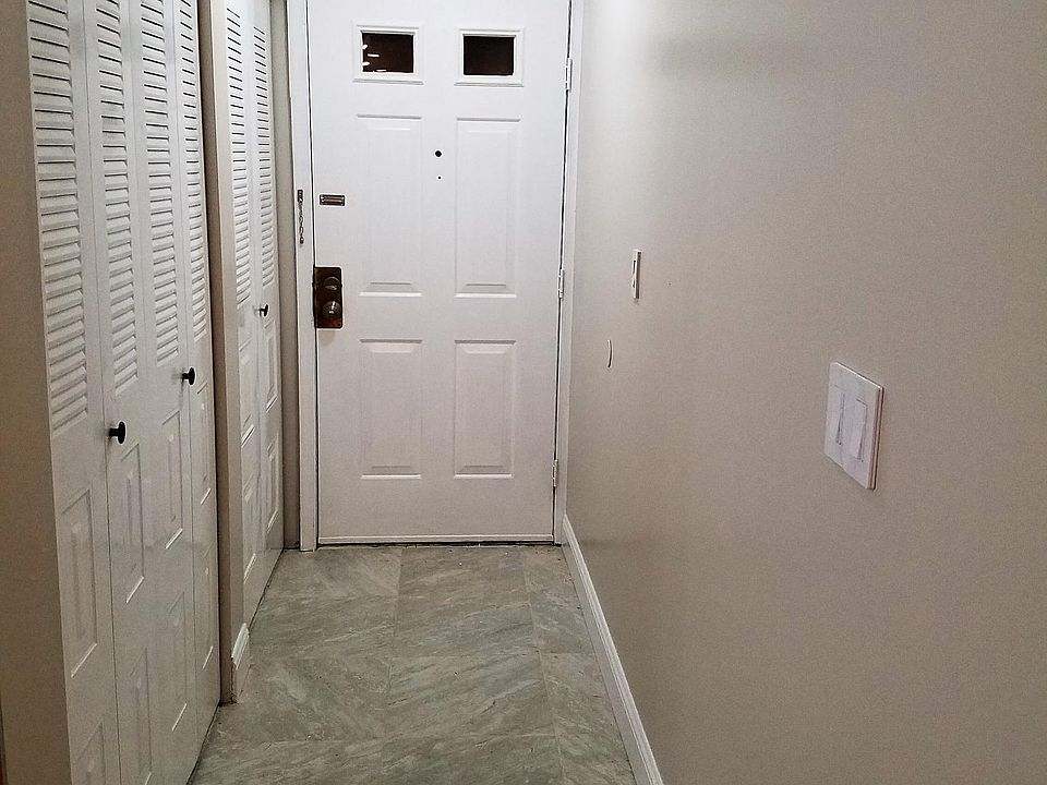 Entryway / Hallway