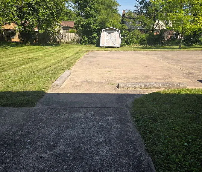 912 College Ave — Photo 15