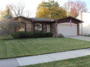 39643 Baker Dr, Sterling Heights, MI 48310