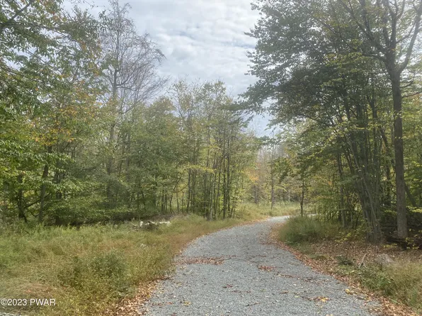 284 Kellows Rd, Honesdale, PA 18431