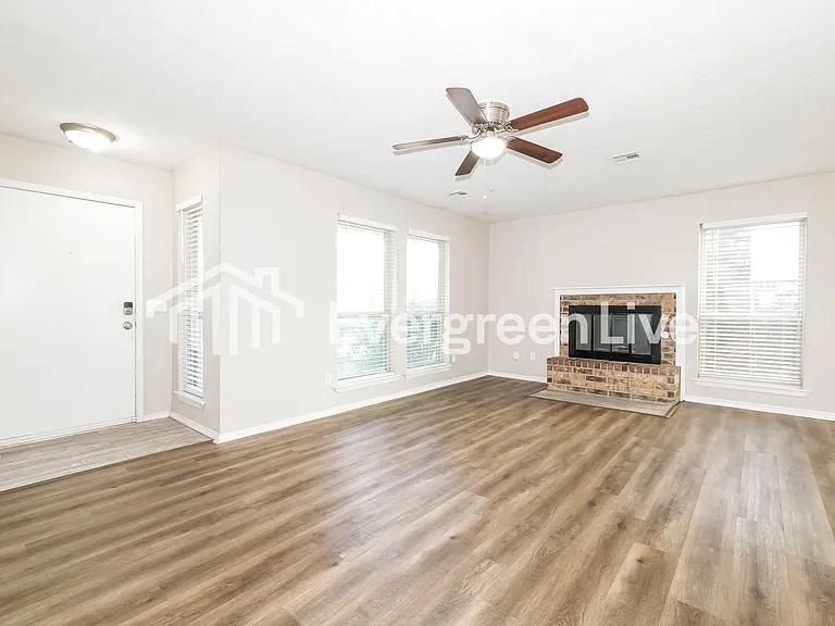 2837 Green Canyon Dr — Photo 2