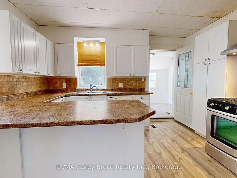218 Denmark St — Photo 13