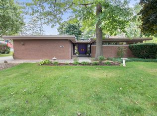 413 N Alfred Ave, Elgin, IL 60123