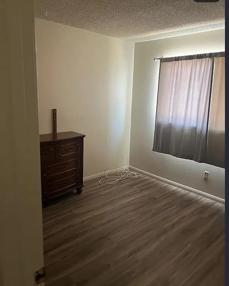 4 bed, 1641 sqft, $3,400 — Photo 2