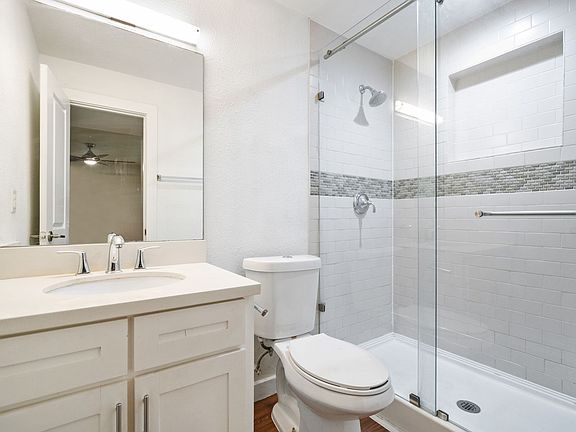 5th image of 400 Westmoreland St APT 10