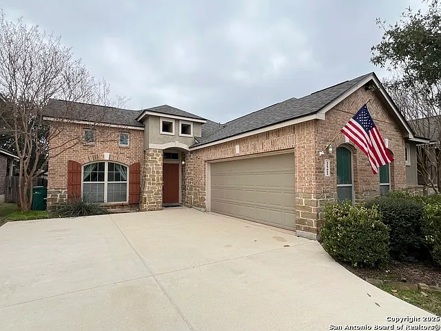 121 Krieg Dr — Photo 1