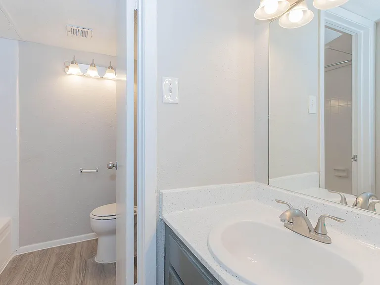 Waterford Grove Apartments — Photo 2