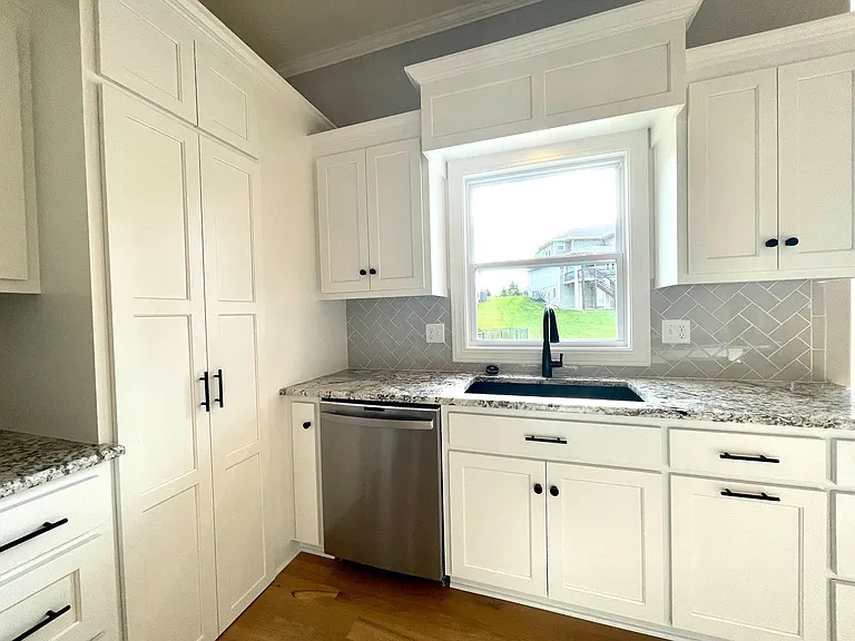8010 W 166th Ter — Photo 12