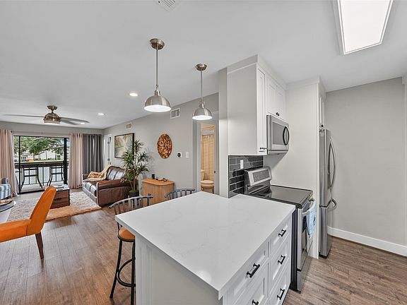 5th image of 12100 Melville Dr APT 606