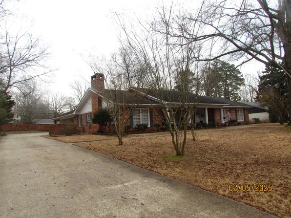 1303 Cedar St, Crossett, AR 71635