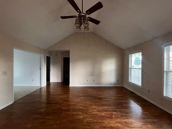 4th image of 81 Brett Cir