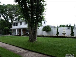 1st image of 104 Wood Ln