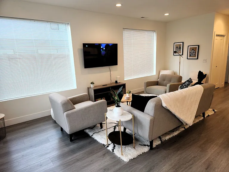 4328 E Longfellow Ave — Photo 37