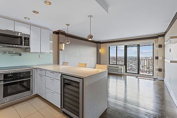 1st image of 25-40 Shore Blvd #19A
