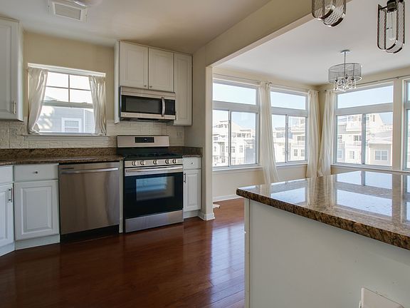 5th image of 6408 Ocean Ave S #B