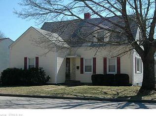242 Bayonet St, New London, CT 06320