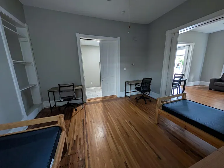 205 W Breckinridge St #1 — Photo 6