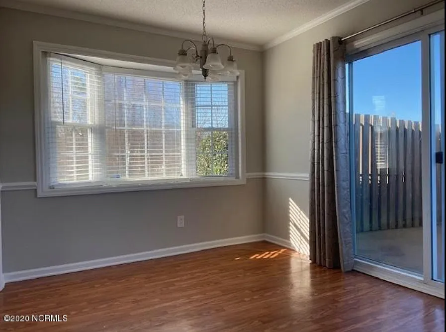 1201 Cross Creek Cir — Photo 4