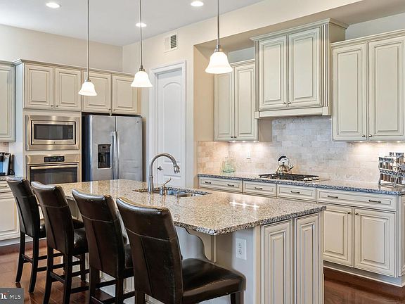4th image of 31557 Gooseberry Way
