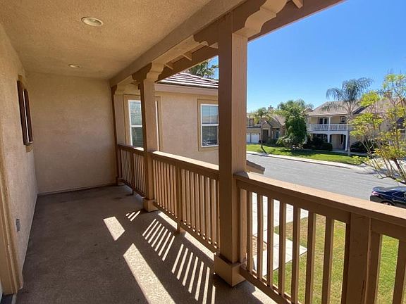4th image of 15320 La Casa Dr