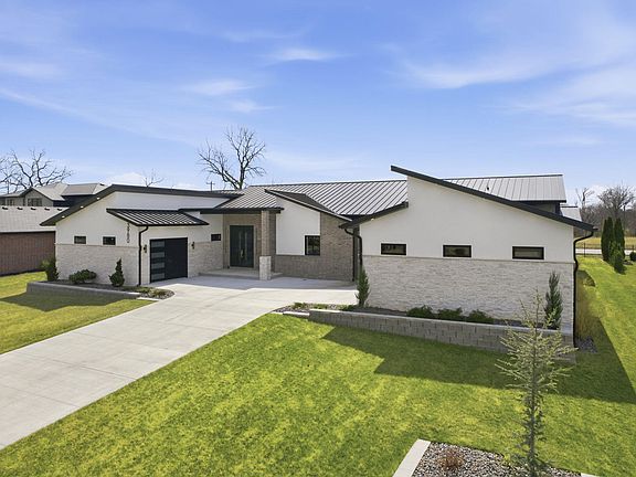 3rd image of 3980 E Dunrobin Drive