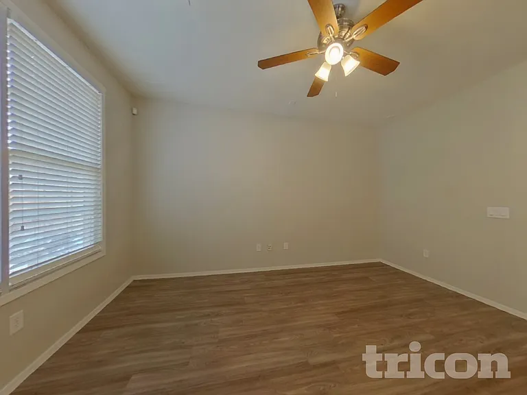 3650 E Leslie Dr — Photo 2
