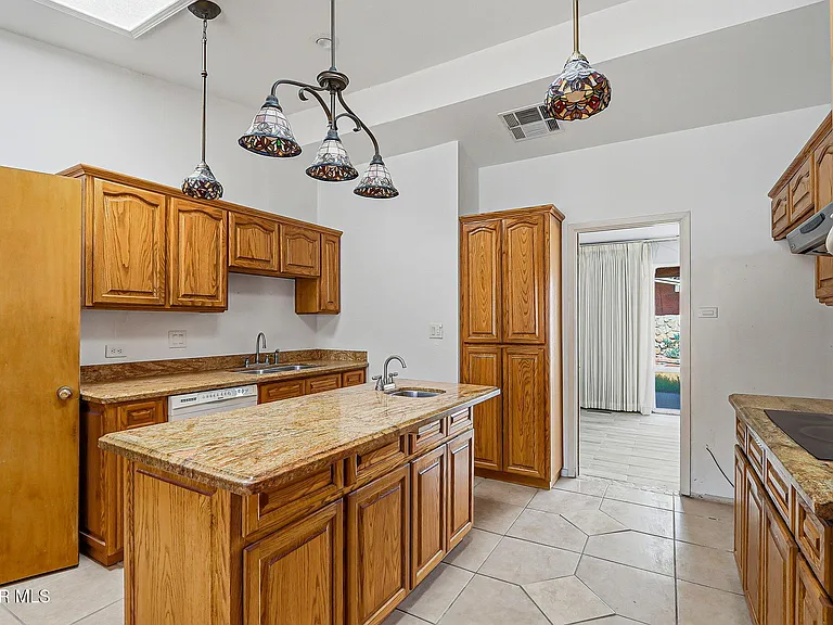 2801 Polk Ave — Photo 5