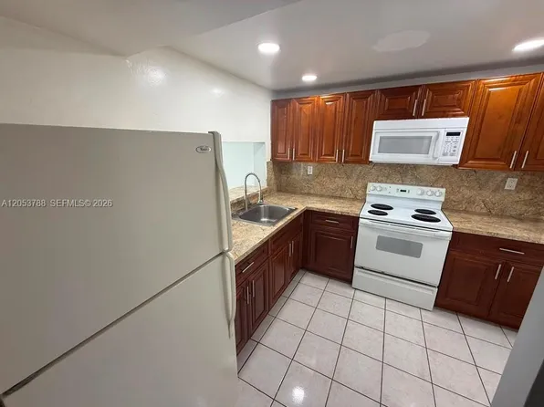 11780 SW 18th St APT 521-2, Miami, FL 33175