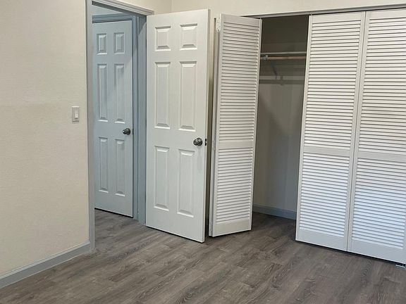 5th image of 455 Klamath Dr #B