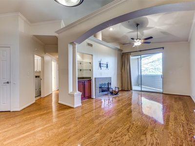 2100 Welch St APT C303, Houston, TX, 77019