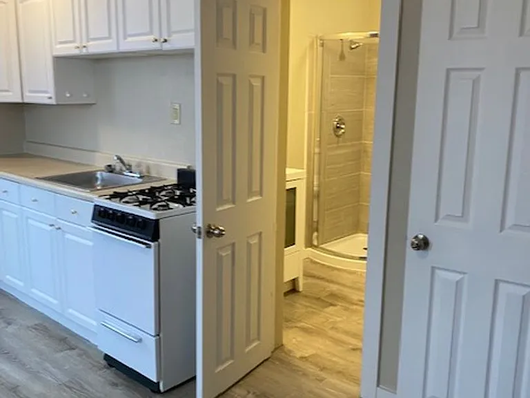 627 Arizona Ave #6 — Photo 5