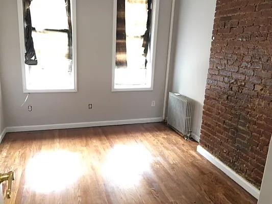 Rented by Premier Metro Realty Corp | media 21