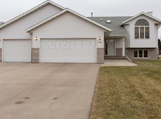 2826 33rd St S, Fargo, ND 58103