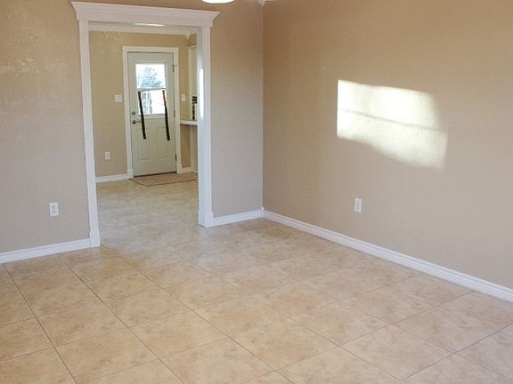 3rd image of 2714 NW Hilltop Dr