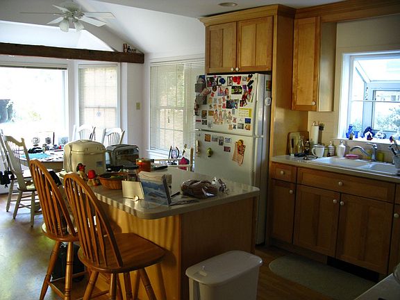 Kitchen and Brkfst area