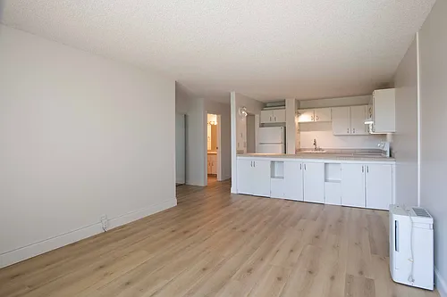 325 Rowland Boulevard Photo 1