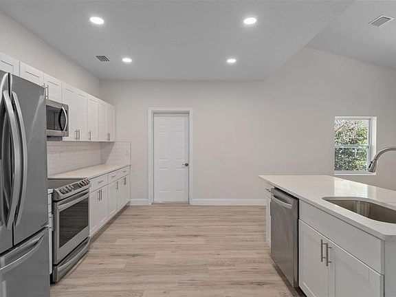 3rd image of 17835 Alexson St