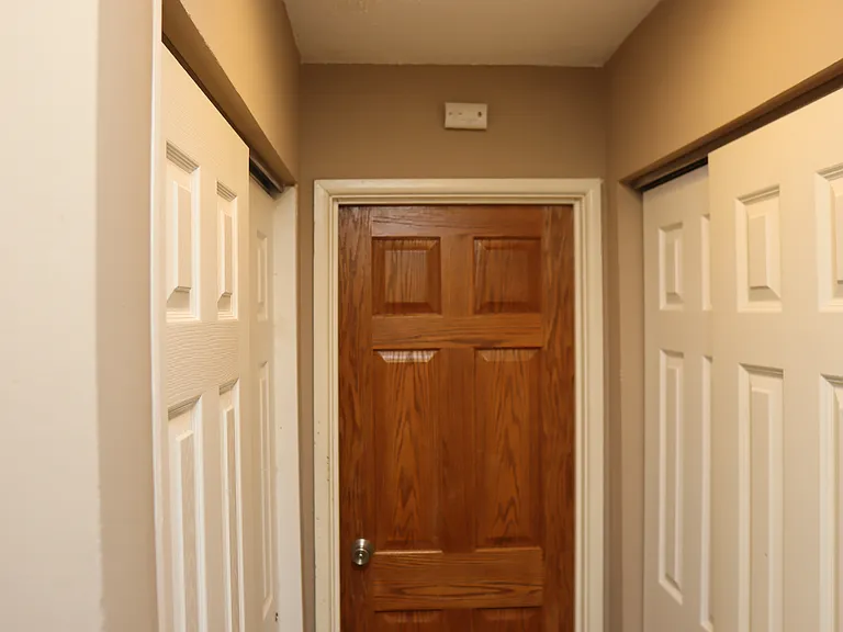 Pleasant Apartments — Photo 25
