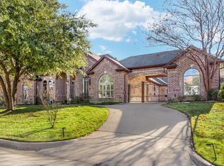 2000 Windswept Ct, Arlington, TX 76012
